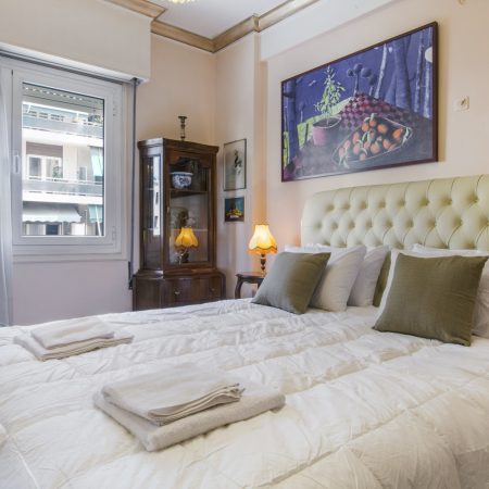 Central Athens BestStay Apartment krevatokamara_1500